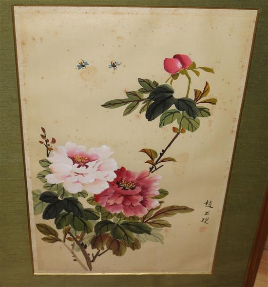 A pair of Chinese paintings on silk, 20th century, 53 x 32.5cm